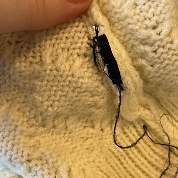 Unbranded soft scream cable knit sweater vest - Picture 3 of 5